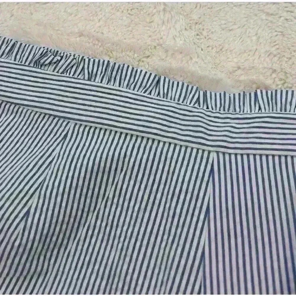 J.Crew Size 8 Women Stripes Shorts Blue/ White - Picture 4 of 5